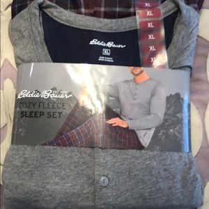 Xl Eddie Bauer cozy fleece sleep set.